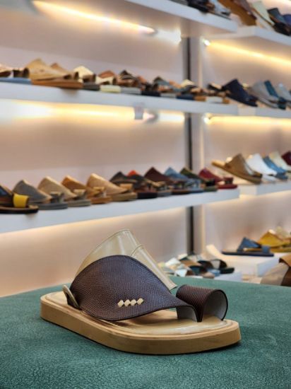 صورة شرقي اكس مطرز